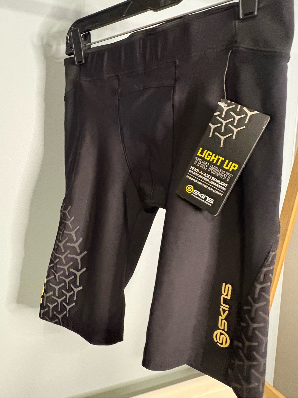 SKINS Men’s Black Compression Shorts/ A400 Starlight